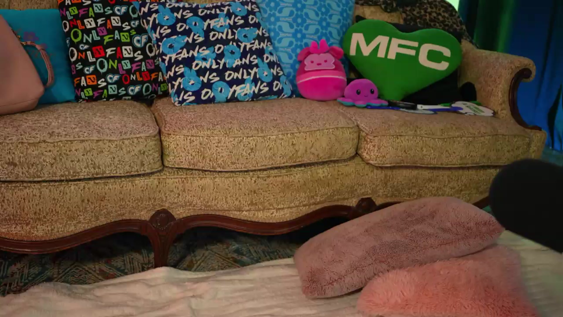 Gallery image thumbnail from JennyBlighe's myfreecams stream on, 05/26/2026, 09:15 image 3 of 20