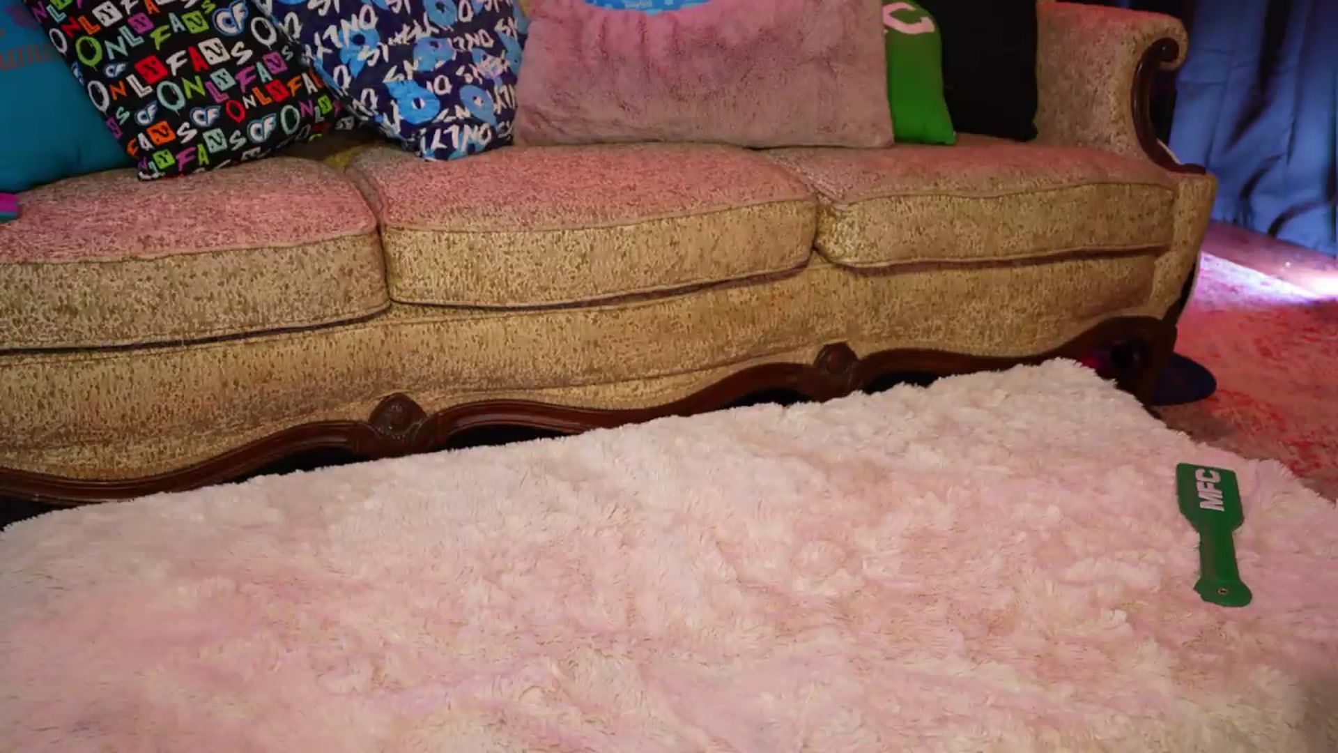 Gallery image thumbnail from JennyBlighe's myfreecams stream on, 06/12/2026, 16:20 image 16 of 20
