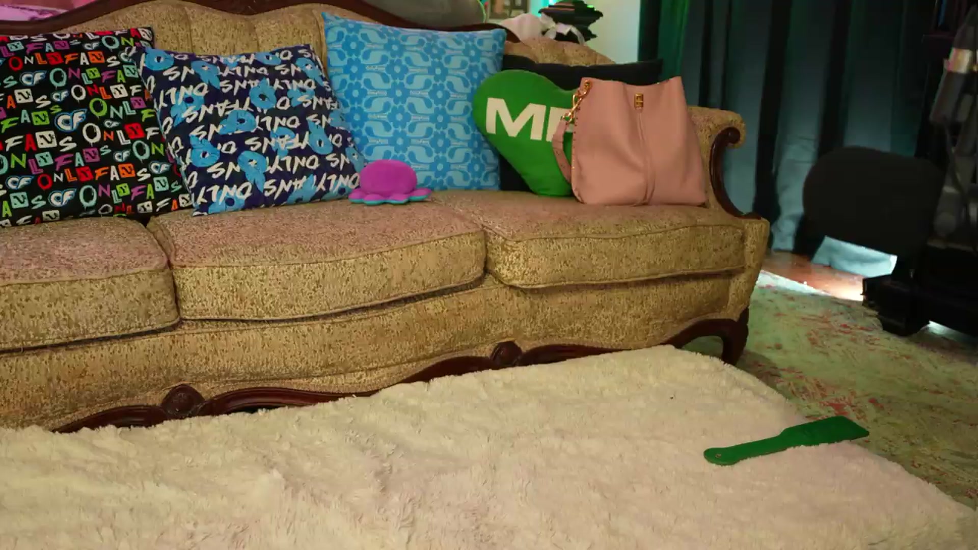 Gallery image thumbnail from JennyBlighe's myfreecams stream on, 06/20/2026, 08:19 image 5 of 20