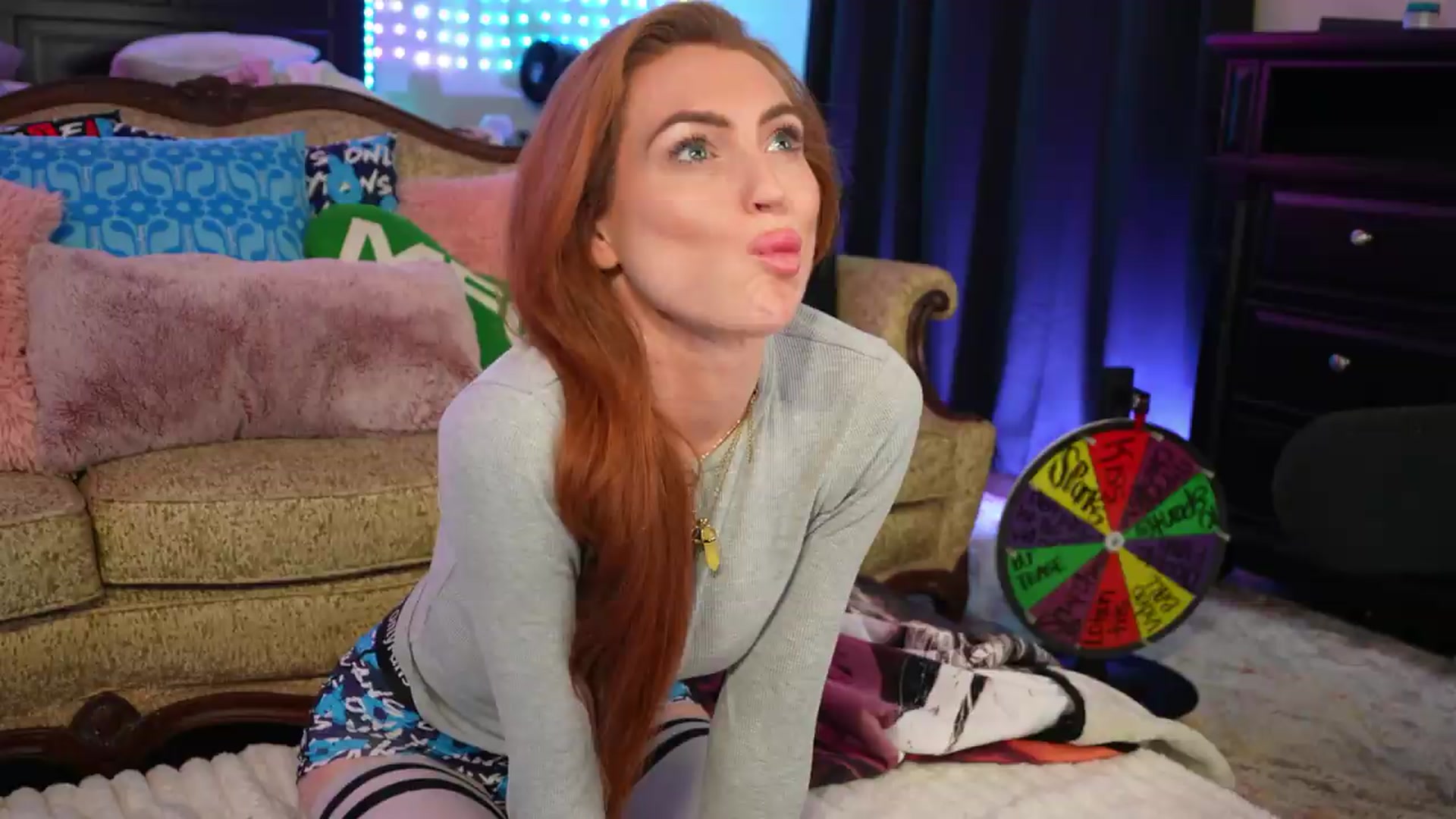 Gallery image thumbnail from JennyBlighe's myfreecams stream on, 06/30/2026, 17:38 image 6 of 20