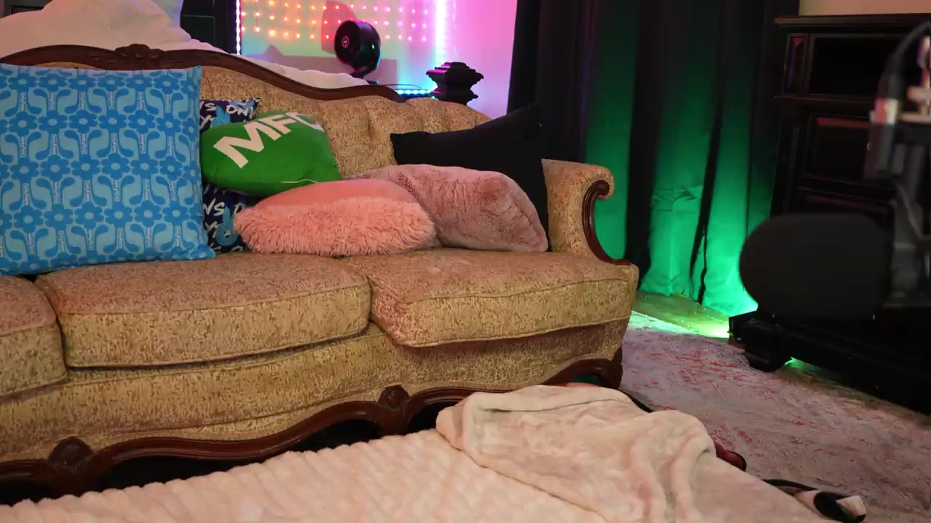 Gallery image thumbnail from JennyBlighe's myfreecams stream on, 07/02/2026, 24:14 image 20 of 20