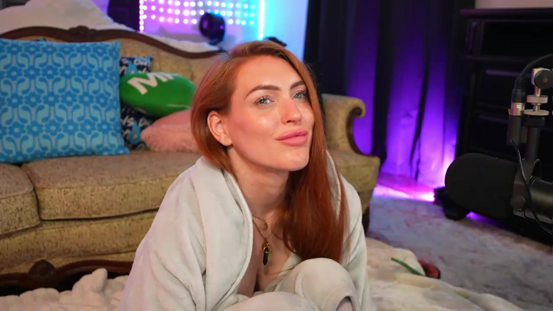 Gallery image thumbnail from JennyBlighe's myfreecams stream on, 07/02/2026, 11:26 image 15 of 20