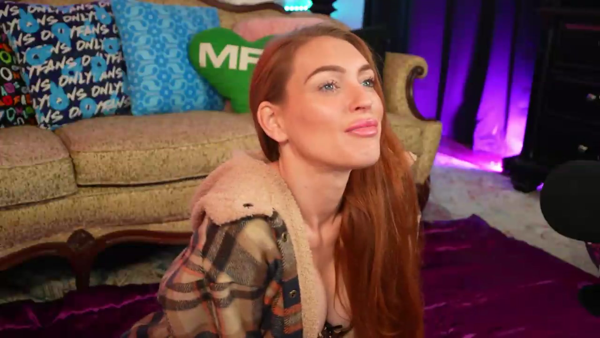 Gallery image thumbnail from JennyBlighe's myfreecams stream on, 07/03/2026, 20:15 image 5 of 20