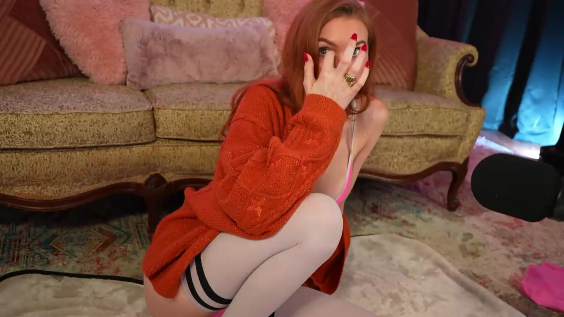 Gallery image thumbnail from JennyBlighe's myfreecams stream on, 07/10/2026, 21:27 image 12 of 20