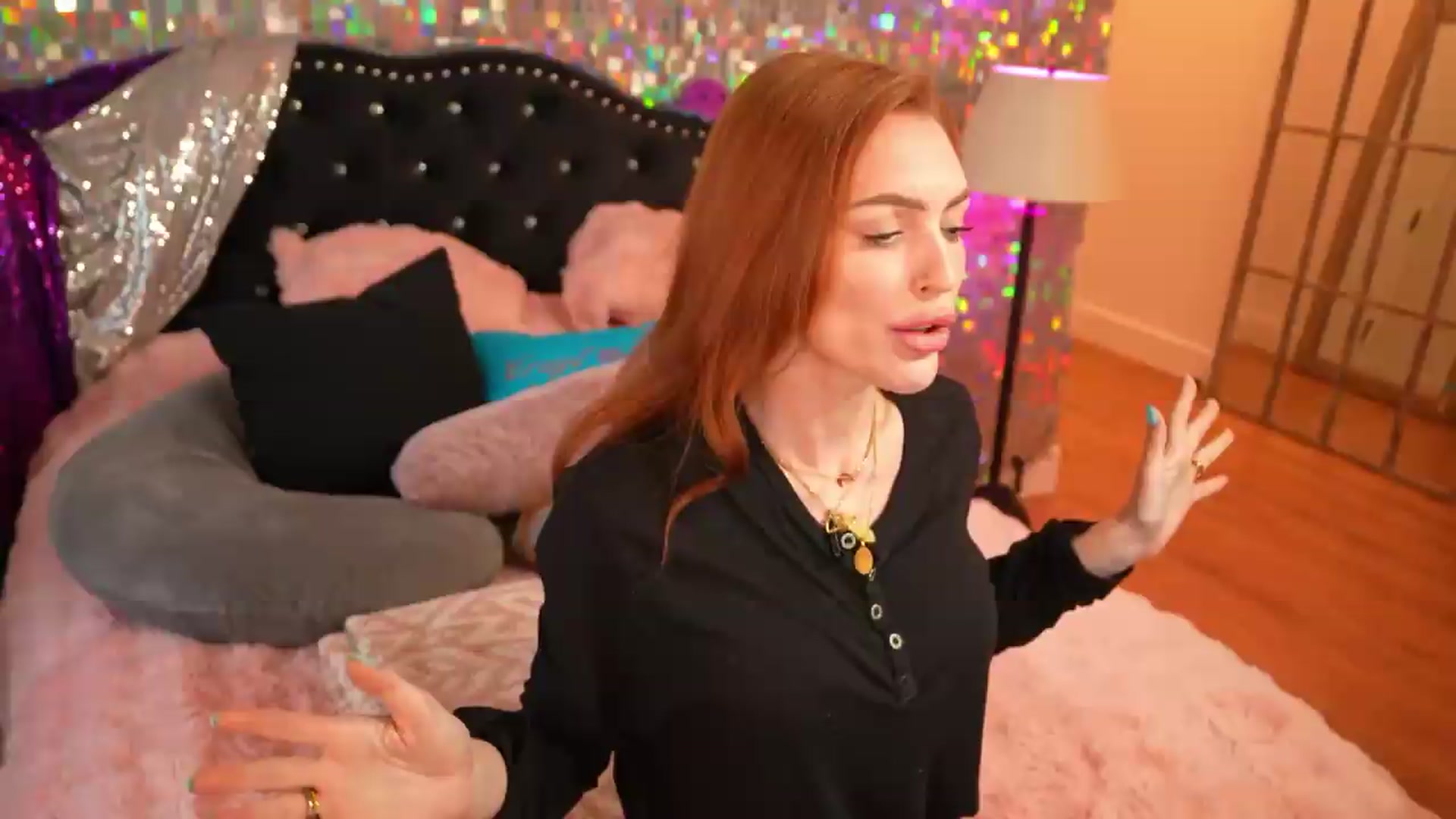 Gallery image thumbnail from JennyBlighe's myfreecams stream on, 09/01/2026, 13:11 image 2 of 20