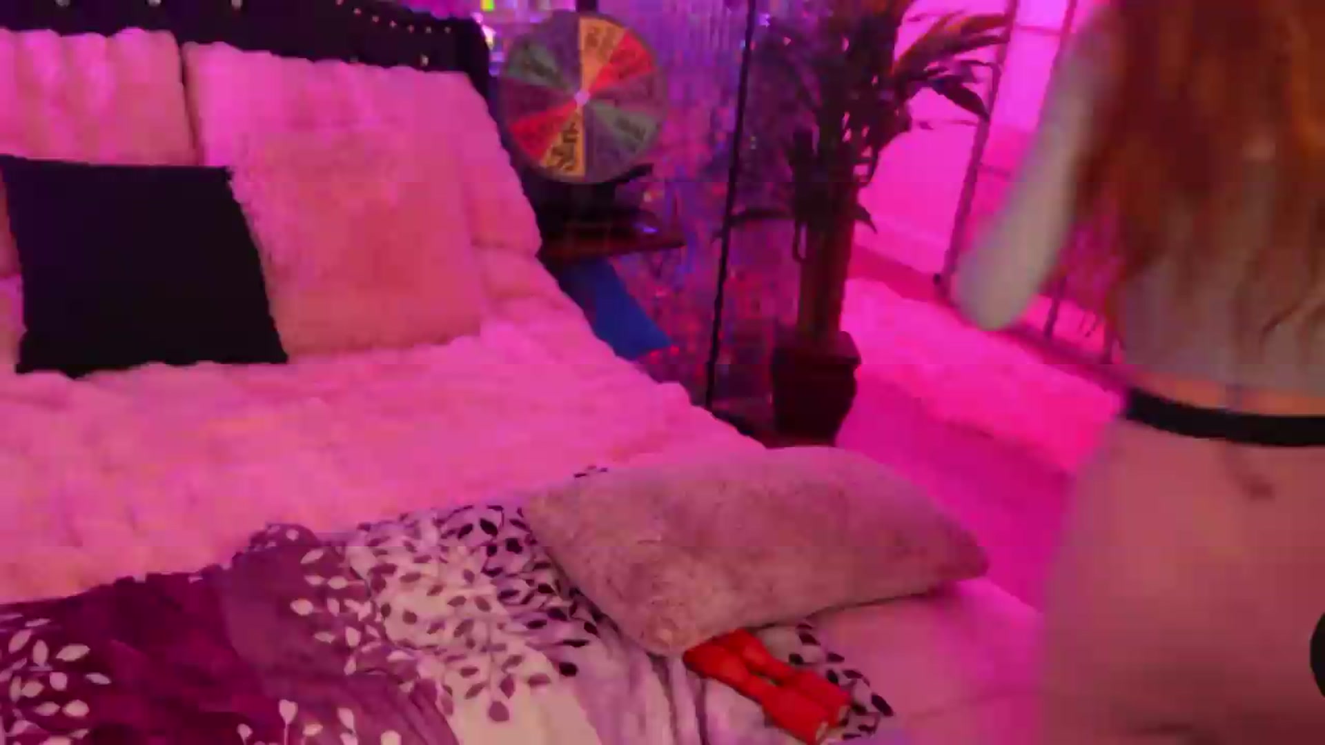 Gallery image thumbnail from JennyBlighe's myfreecams stream on, 09/17/2026, 09:37 image 1 of 20