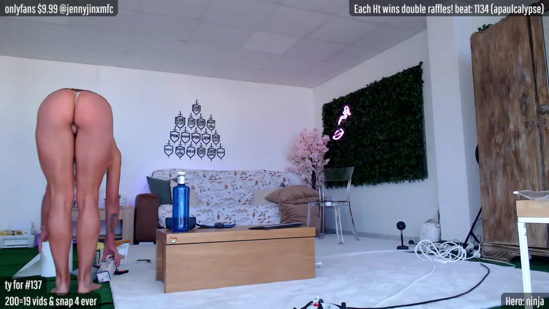 Gallery image thumbnail from JennyJinx's myfreecams stream on, 04/20/2023, 07:42 image 7 of 20
