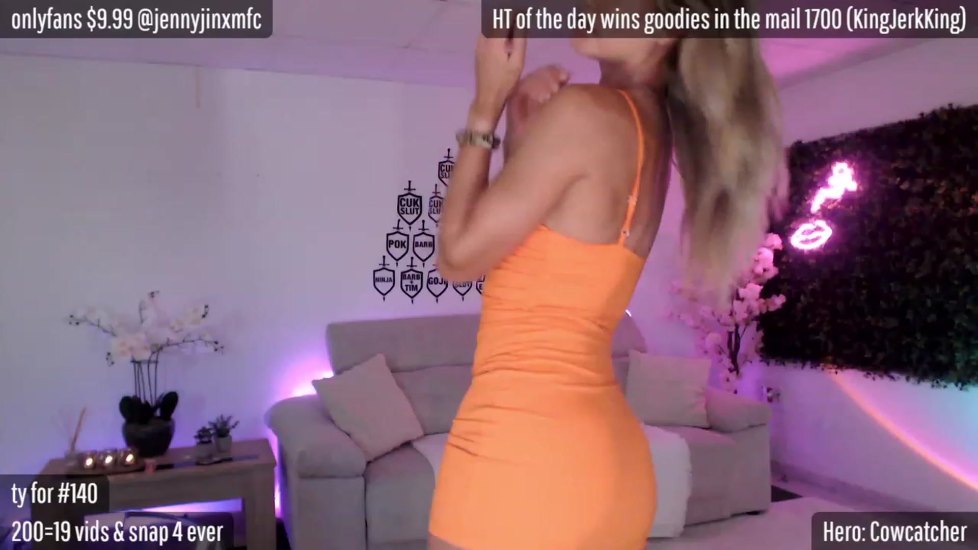 Gallery image thumbnail from JennyJinx's myfreecams stream on, 04/30/2023, 07:36 image 10 of 20