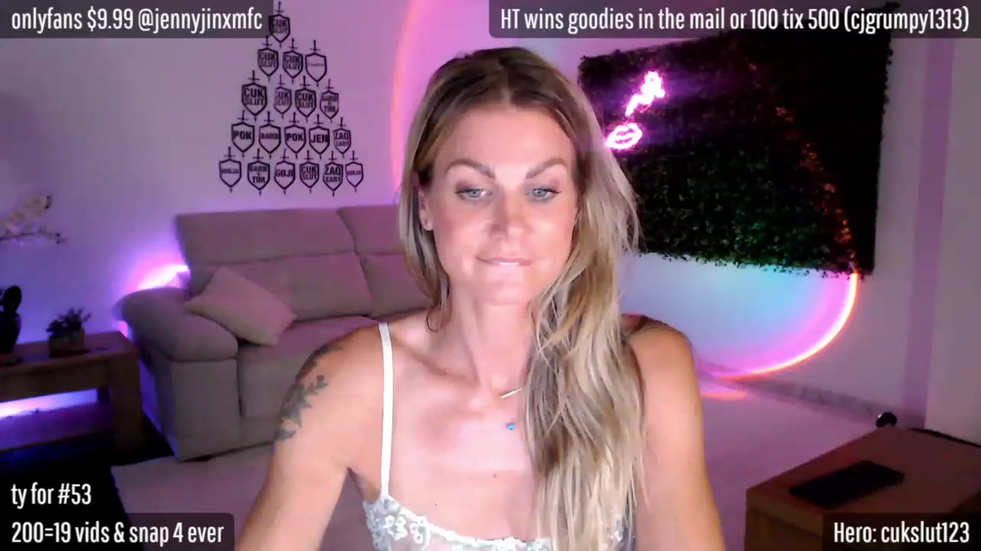 Gallery image thumbnail from JennyJinx's myfreecams stream on, 05/03/2023, 18:23 image 15 of 20