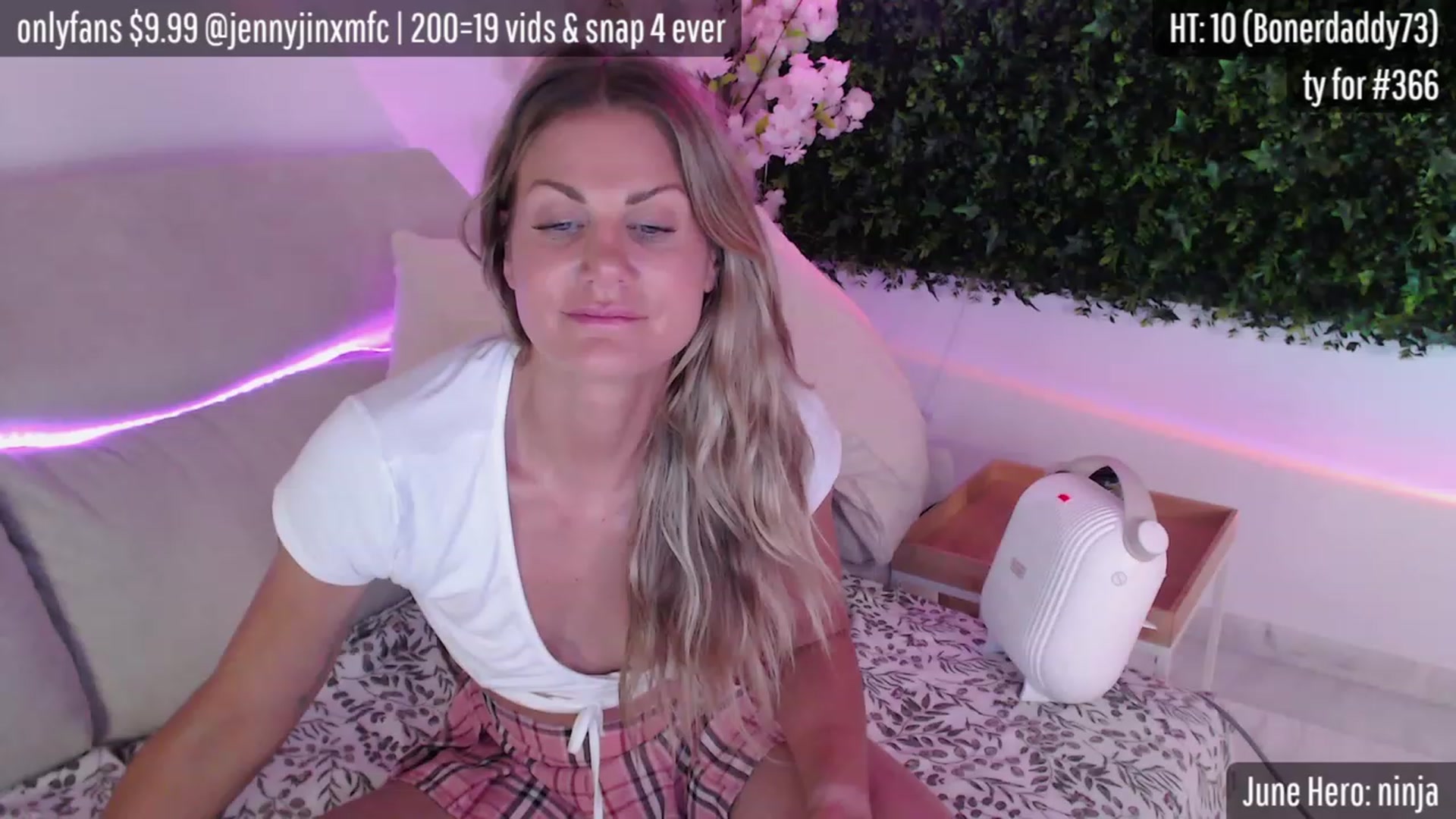 Gallery image thumbnail from JennyJinx's myfreecams stream on, 06/11/2023, 02:05 image 5 of 20