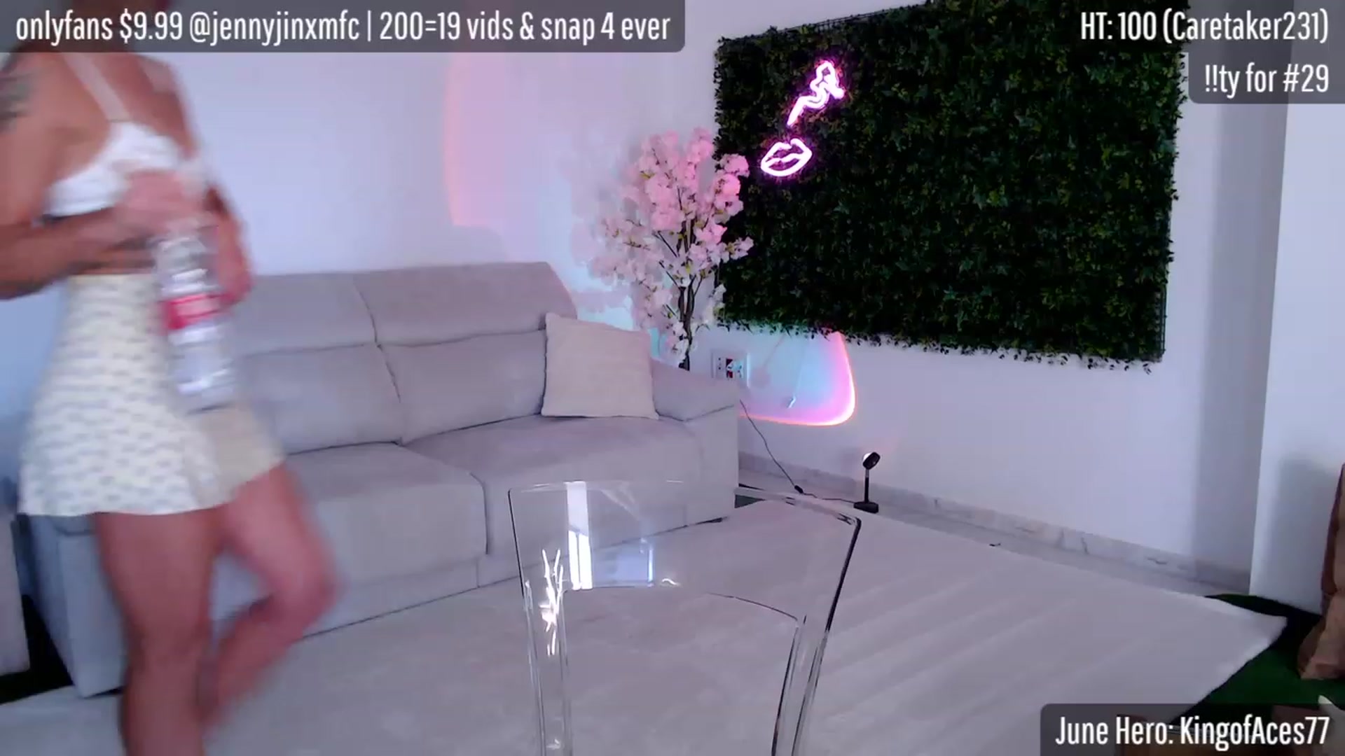 Gallery image thumbnail from JennyJinx's myfreecams stream on, 06/27/2023, 18:23 image 6 of 20