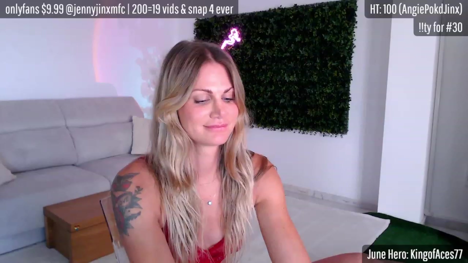 Gallery image thumbnail from JennyJinx's myfreecams stream on, 06/28/2023, 17:54 image 15 of 20