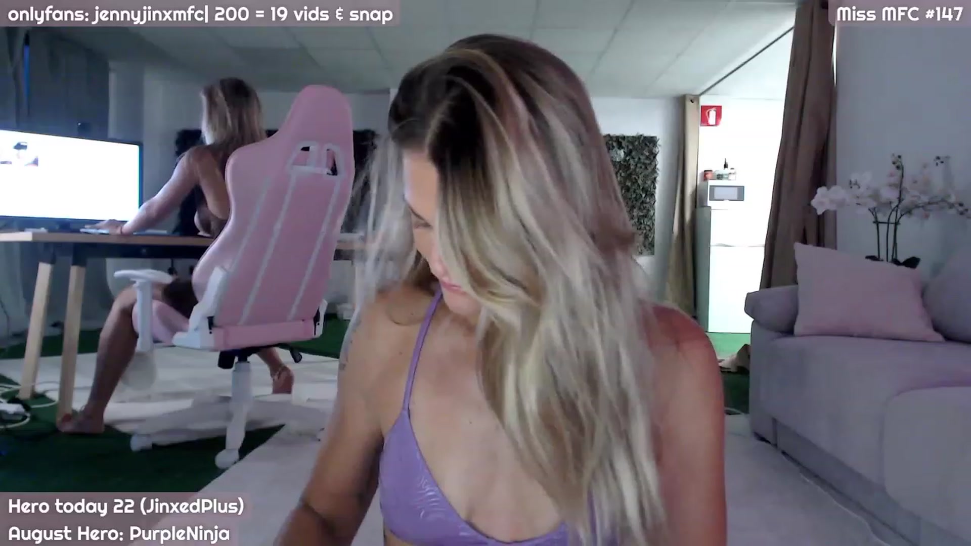 Gallery image thumbnail from JennyJinx's myfreecams stream on, 08/03/2023, 20:33 image 4 of 20