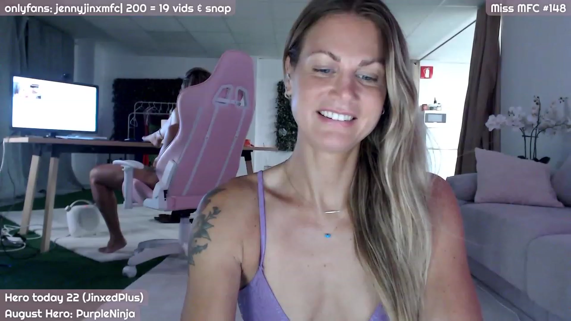 Gallery image thumbnail from JennyJinx's myfreecams stream on, 08/03/2023, 20:33 image 10 of 20