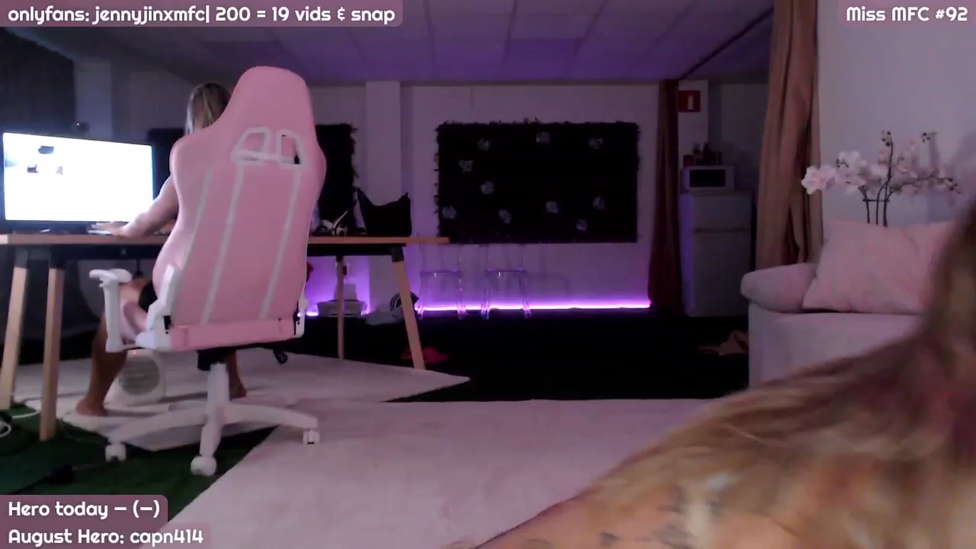 Gallery image thumbnail from JennyJinx's myfreecams stream on, 08/07/2023, 20:29 image 3 of 20