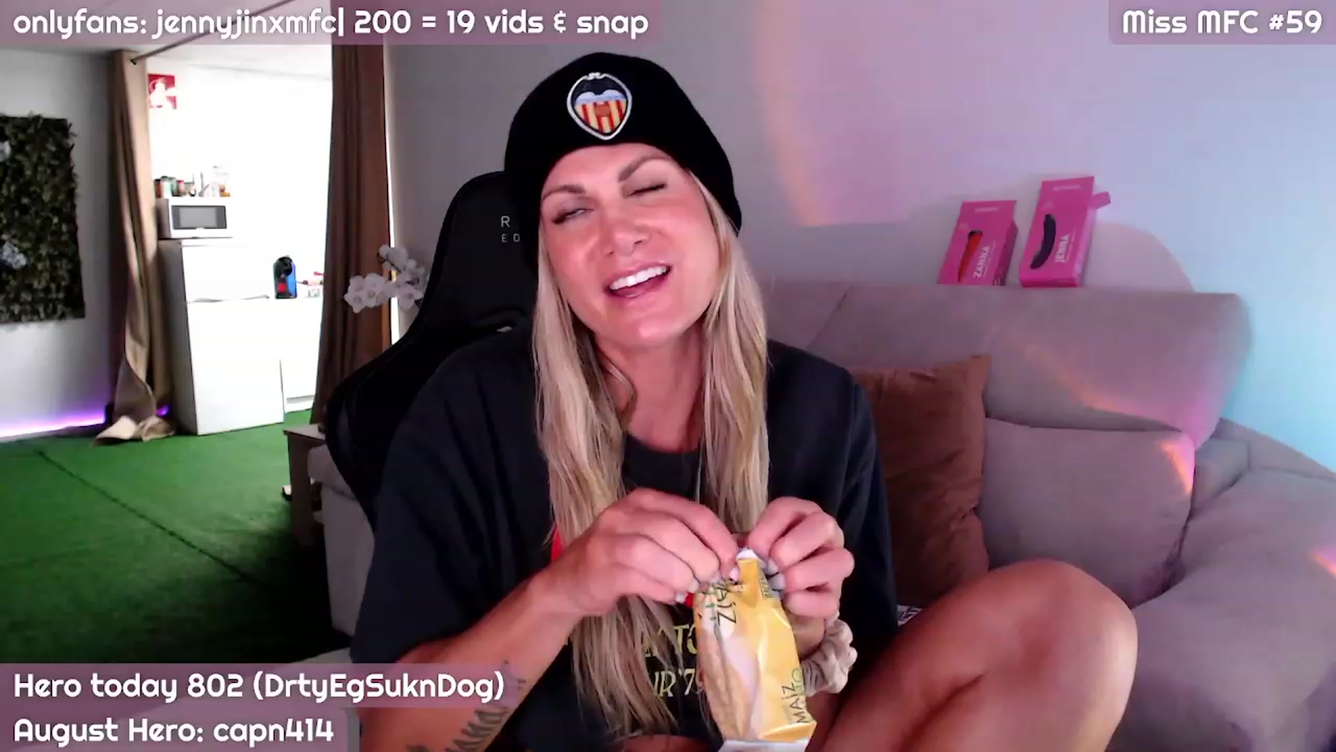 Gallery image thumbnail from JennyJinx's myfreecams stream on, 08/27/2023, 24:01 image 3 of 20