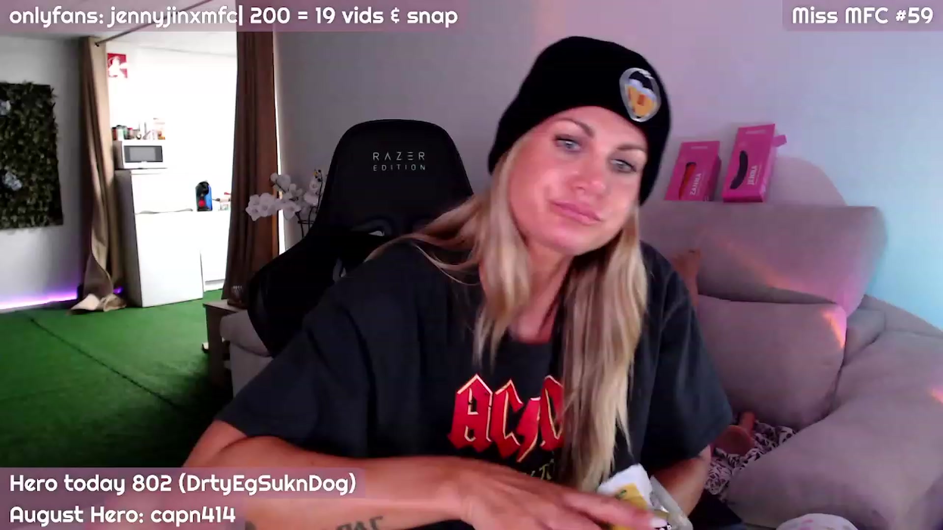 Gallery image thumbnail from JennyJinx's myfreecams stream on, 08/27/2023, 24:01 image 10 of 20