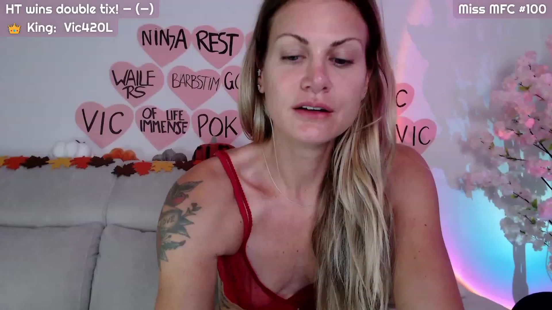 Gallery image thumbnail from JennyJinx's myfreecams stream on, 10/20/2023, 04:36 image 1 of 20