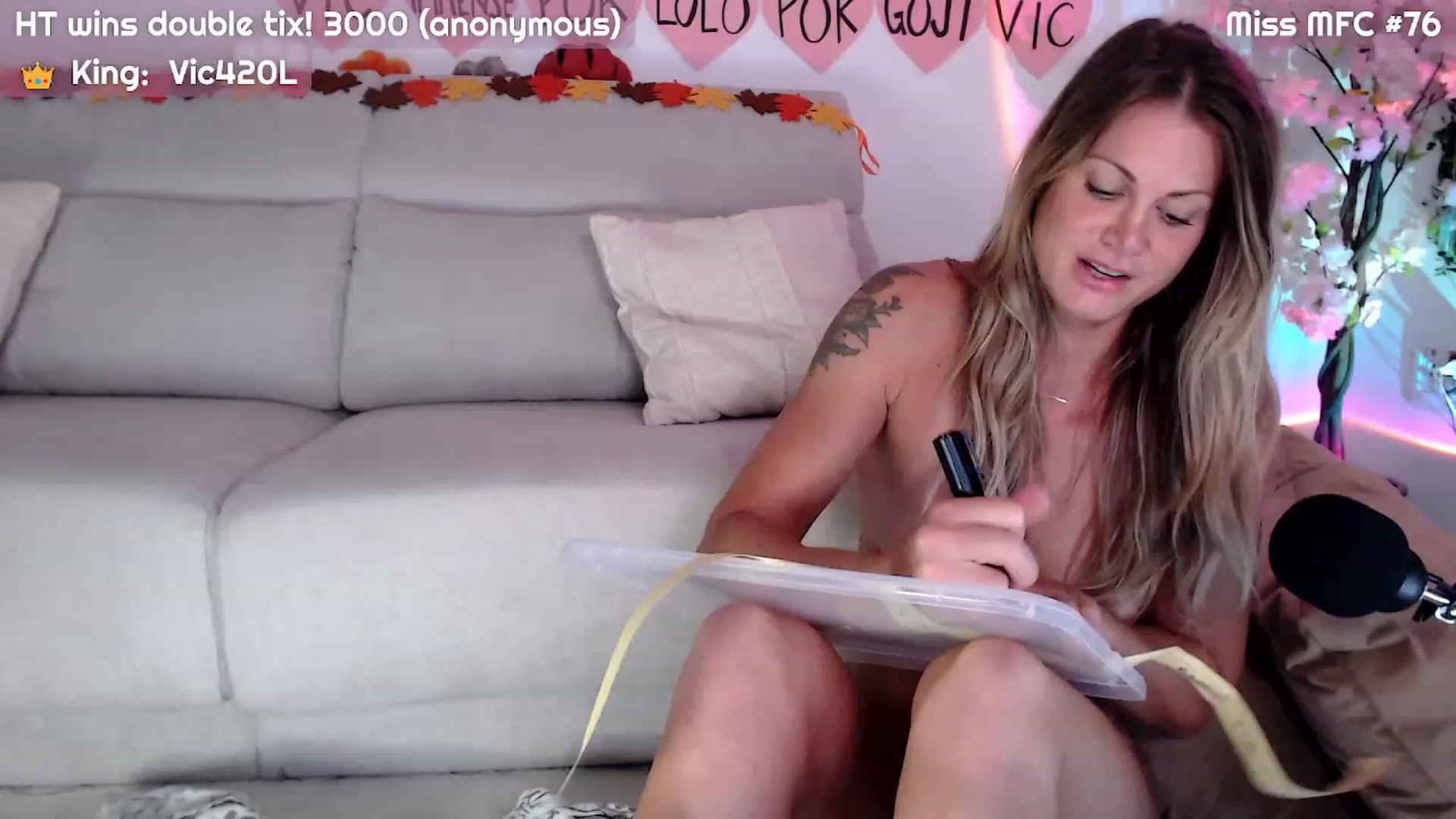 Gallery image thumbnail from JennyJinx's myfreecams stream on, 10/24/2023, 07:15 image 7 of 20