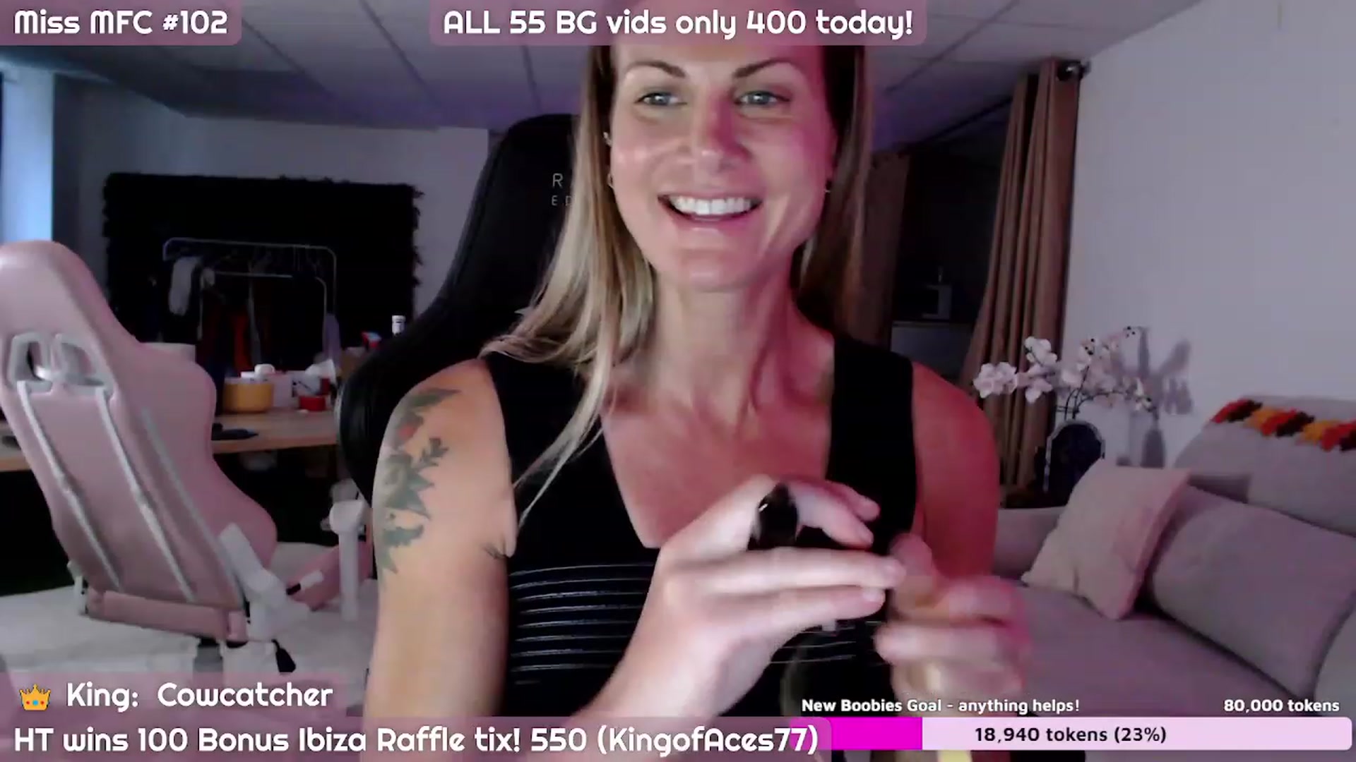 Gallery image thumbnail from JennyJinx's myfreecams stream on, 10/30/2023, 07:39 image 17 of 20
