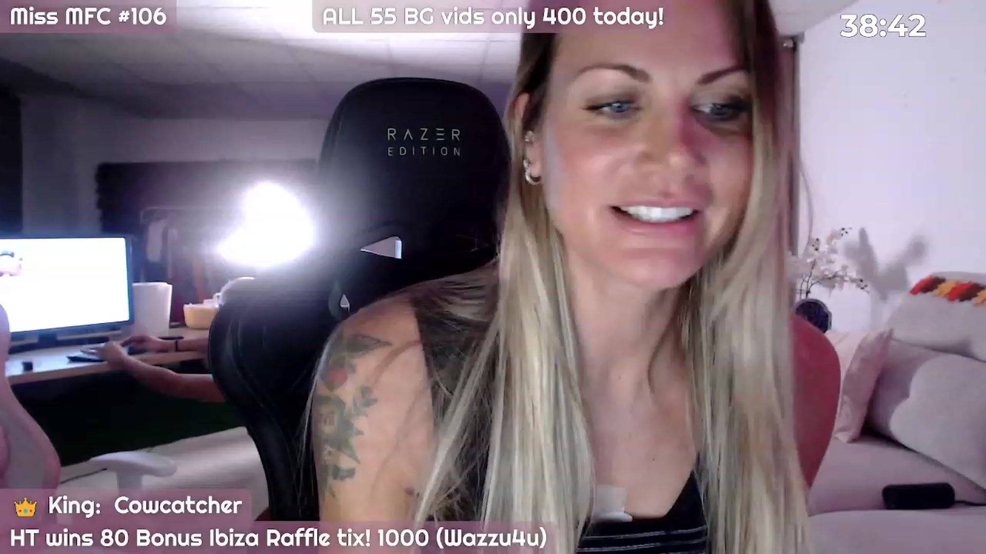 Gallery image thumbnail from JennyJinx's myfreecams stream on, 10/31/2023, 05:00 image 16 of 20