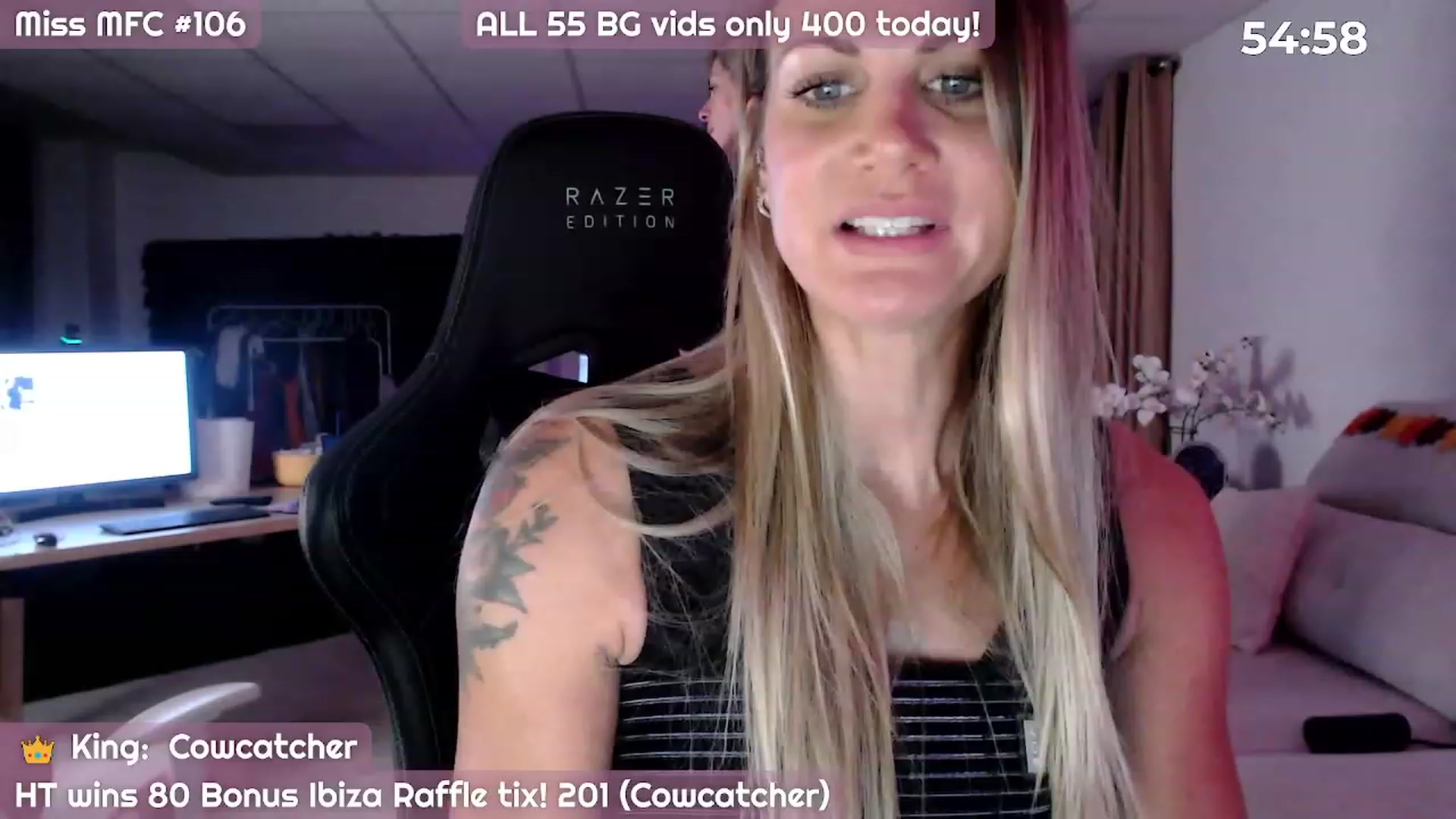 Gallery image thumbnail from JennyJinx's myfreecams stream on, 10/31/2023, 05:00 image 12 of 20