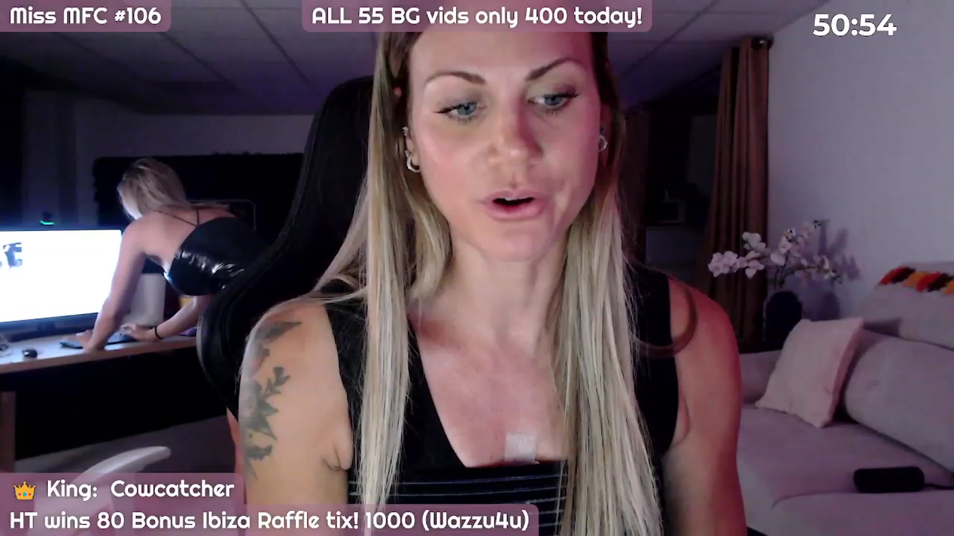 Gallery image thumbnail from JennyJinx's myfreecams stream on, 10/31/2023, 05:00 image 13 of 20