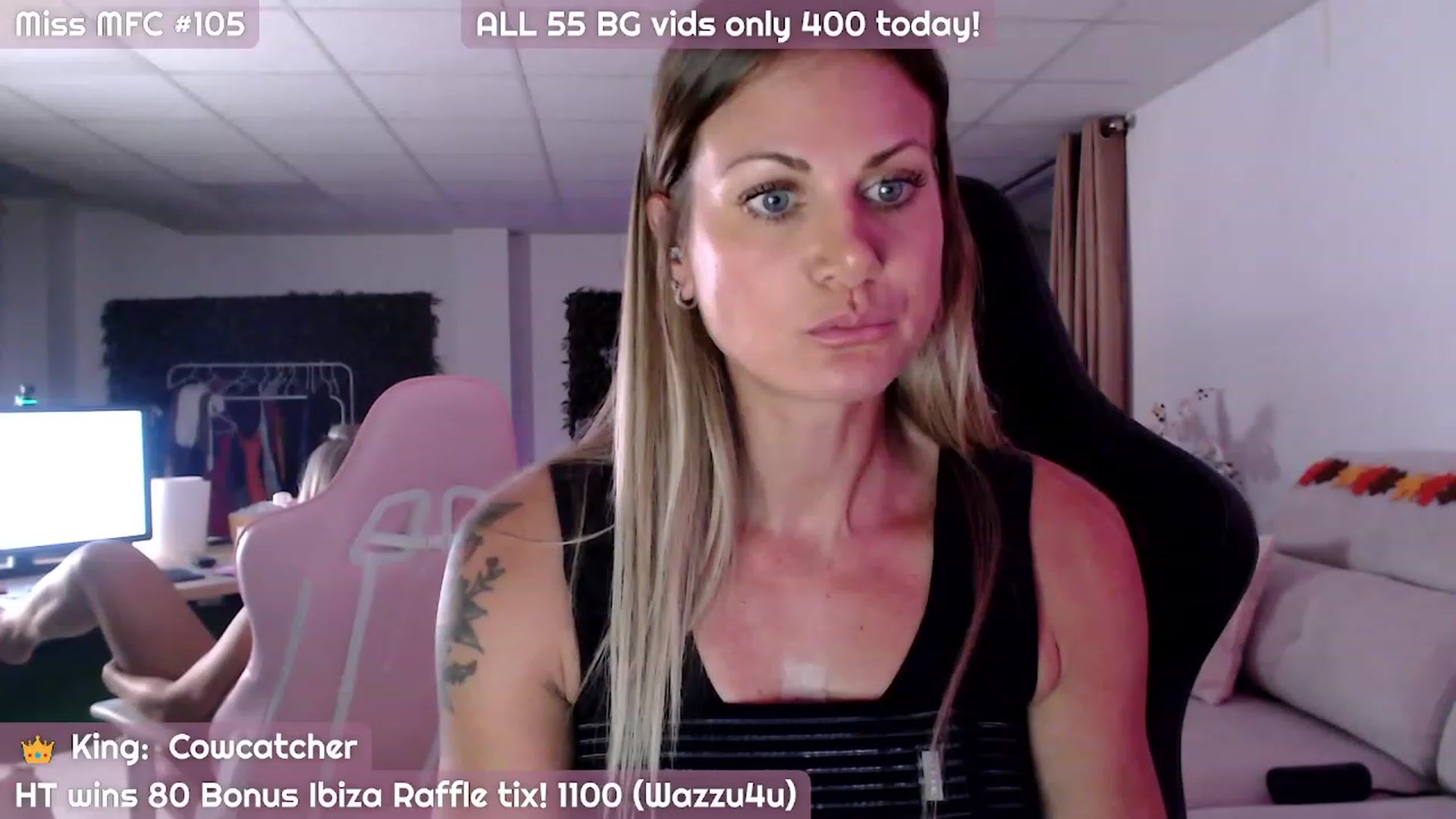 Gallery image thumbnail from JennyJinx's myfreecams stream on, 10/31/2023, 06:13 image 12 of 20
