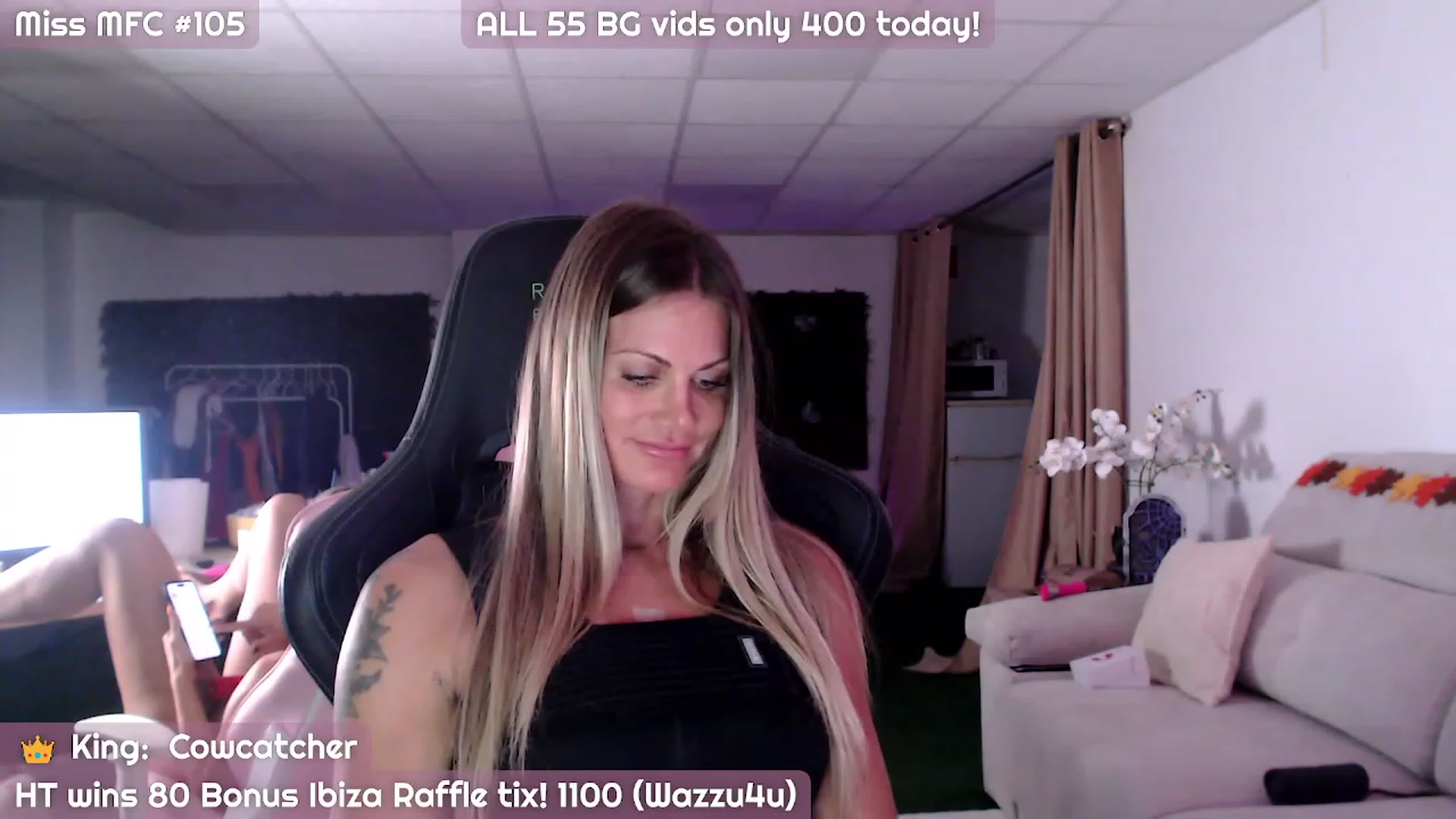 Gallery image thumbnail from JennyJinx's myfreecams stream on, 10/31/2023, 06:13 image 20 of 20
