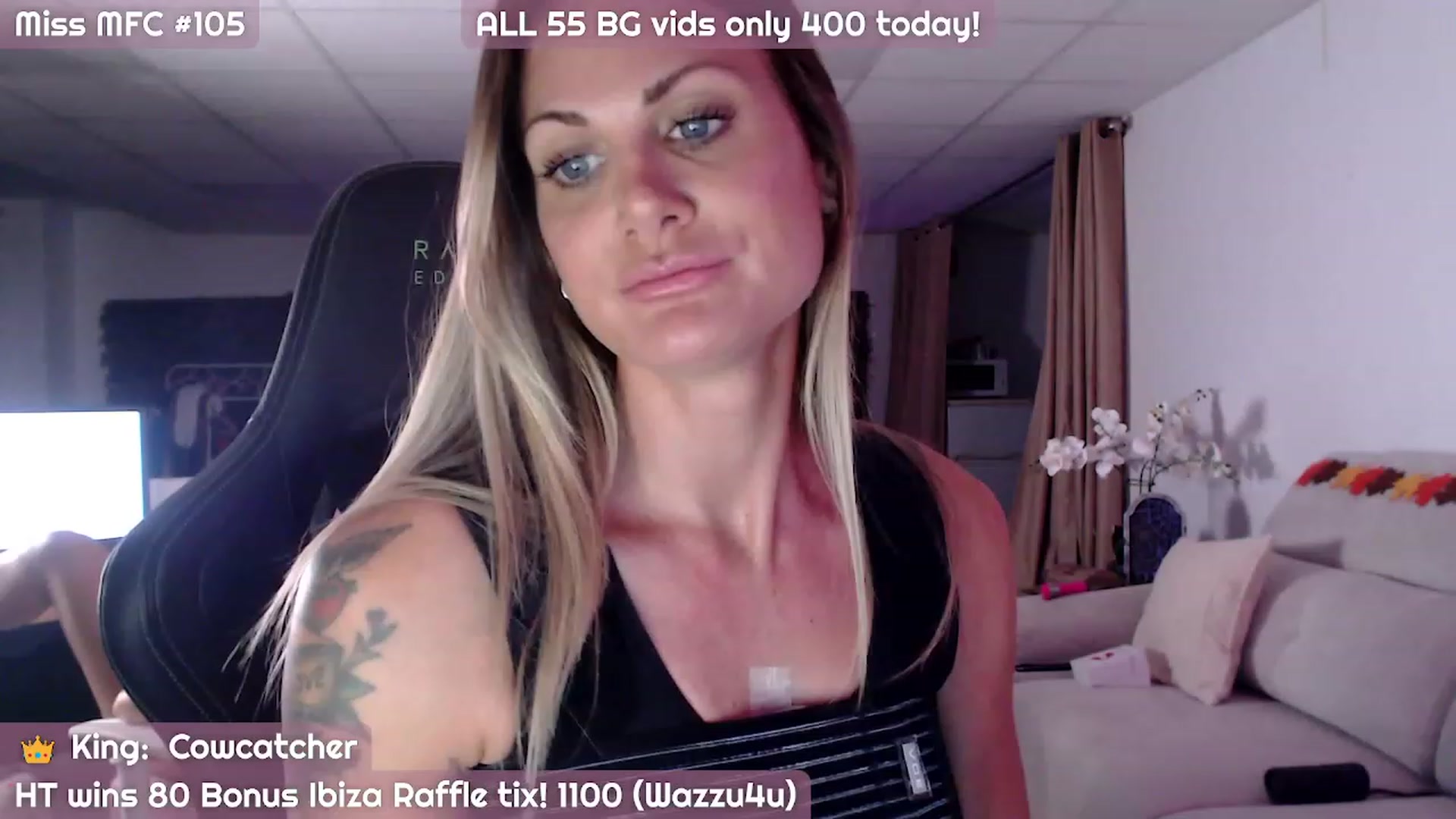 Gallery image thumbnail from JennyJinx's myfreecams stream on, 10/31/2023, 06:13 image 17 of 20