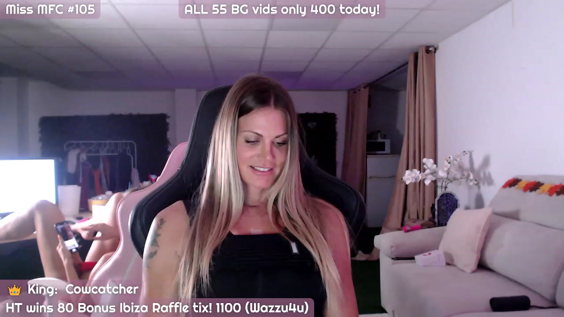 Gallery image thumbnail from JennyJinx's myfreecams stream on, 10/31/2023, 06:13 image 19 of 20