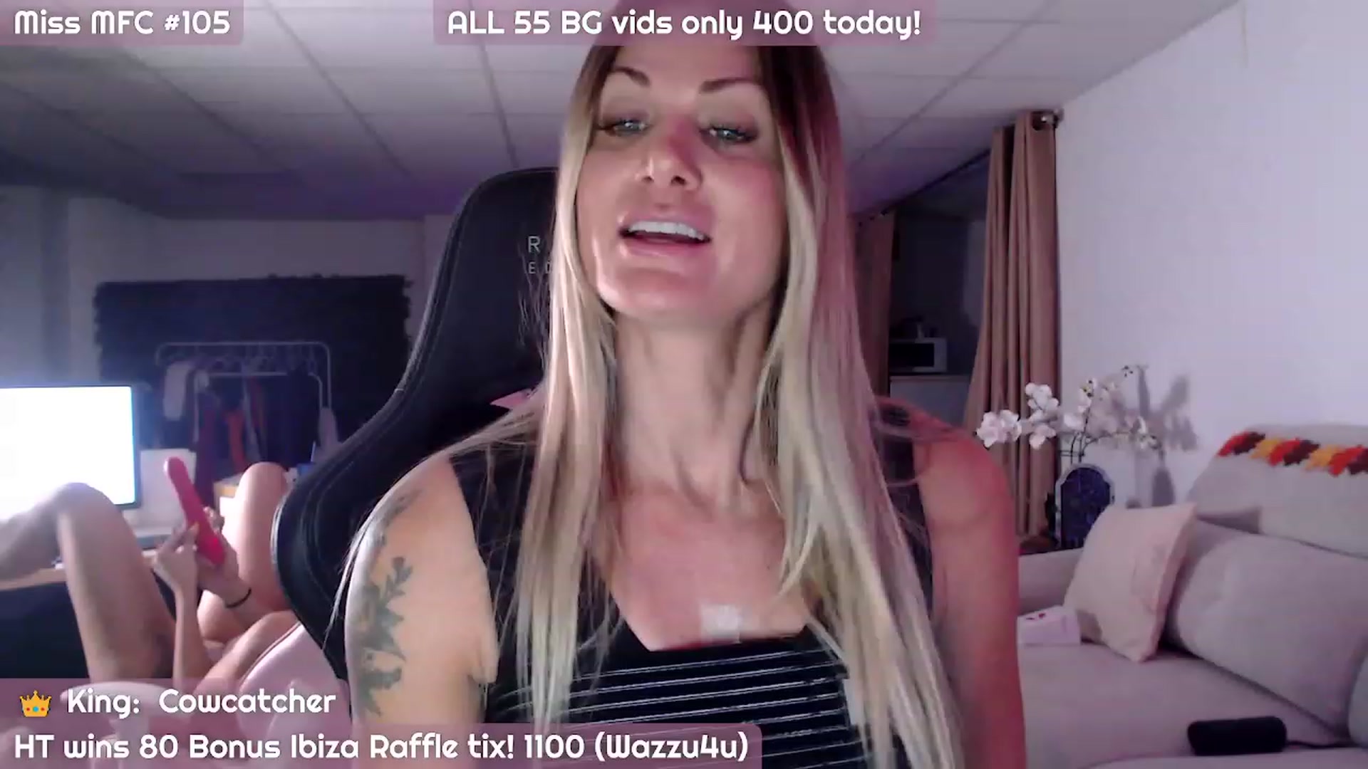 Gallery image thumbnail from JennyJinx's myfreecams stream on, 10/31/2023, 06:13 image 18 of 20