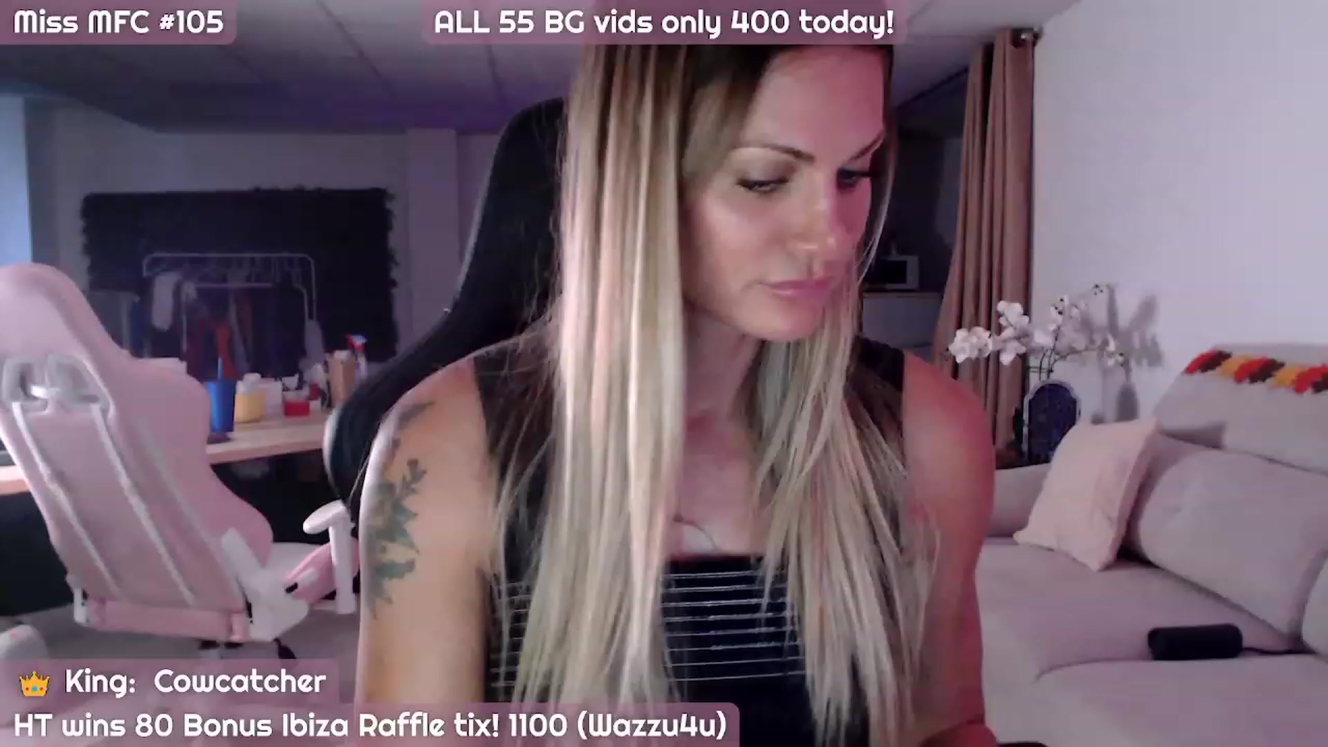 Gallery image thumbnail from JennyJinx's myfreecams stream on, 10/31/2023, 07:07 image 16 of 20