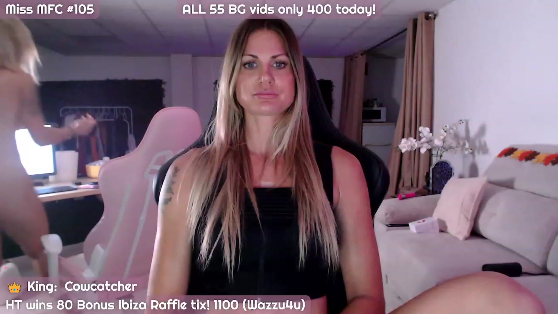 Gallery image thumbnail from JennyJinx's myfreecams stream on, 10/31/2023, 07:07 image 6 of 20