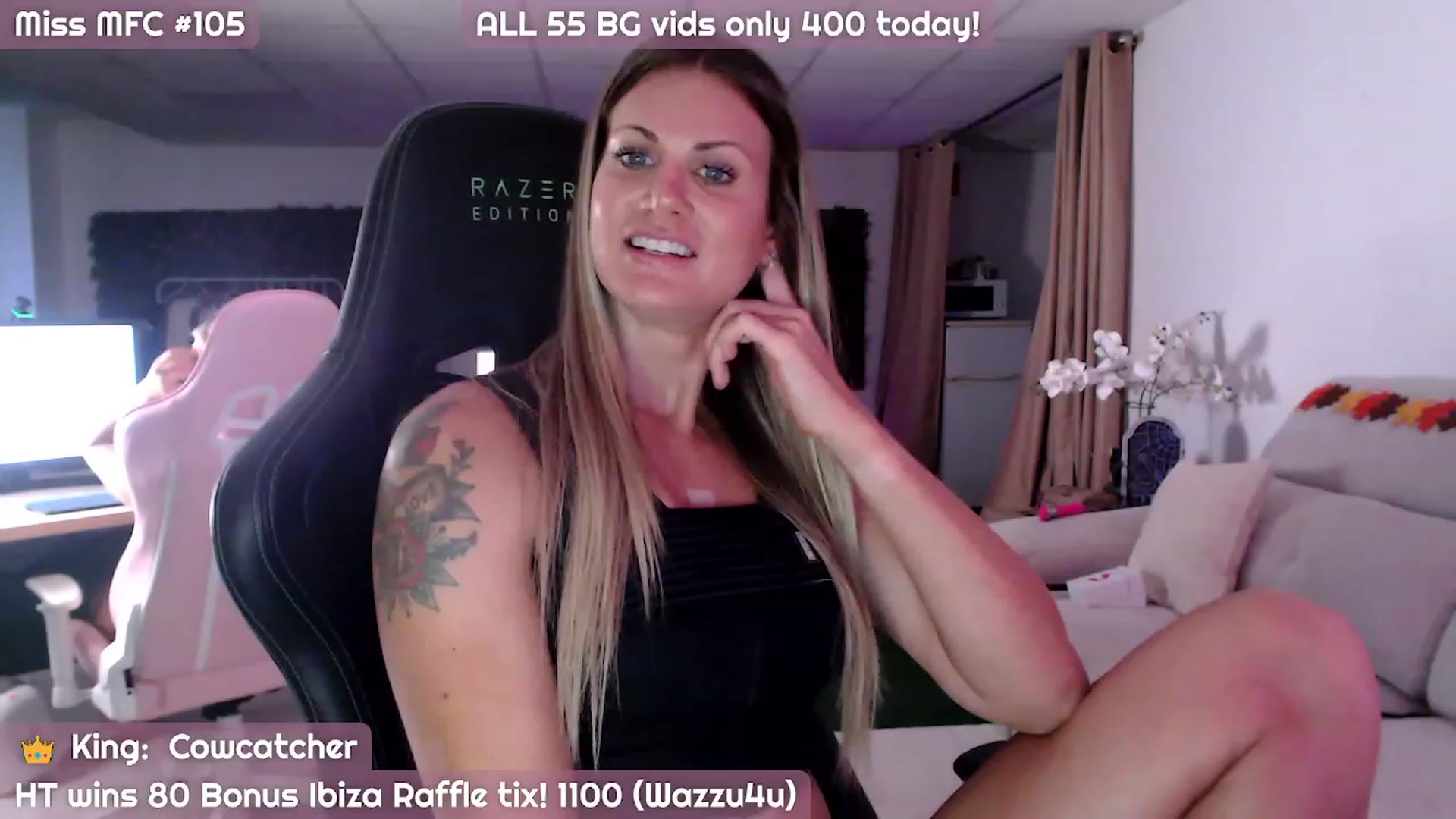 Gallery image thumbnail from JennyJinx's myfreecams stream on, 10/31/2023, 07:07 image 11 of 20