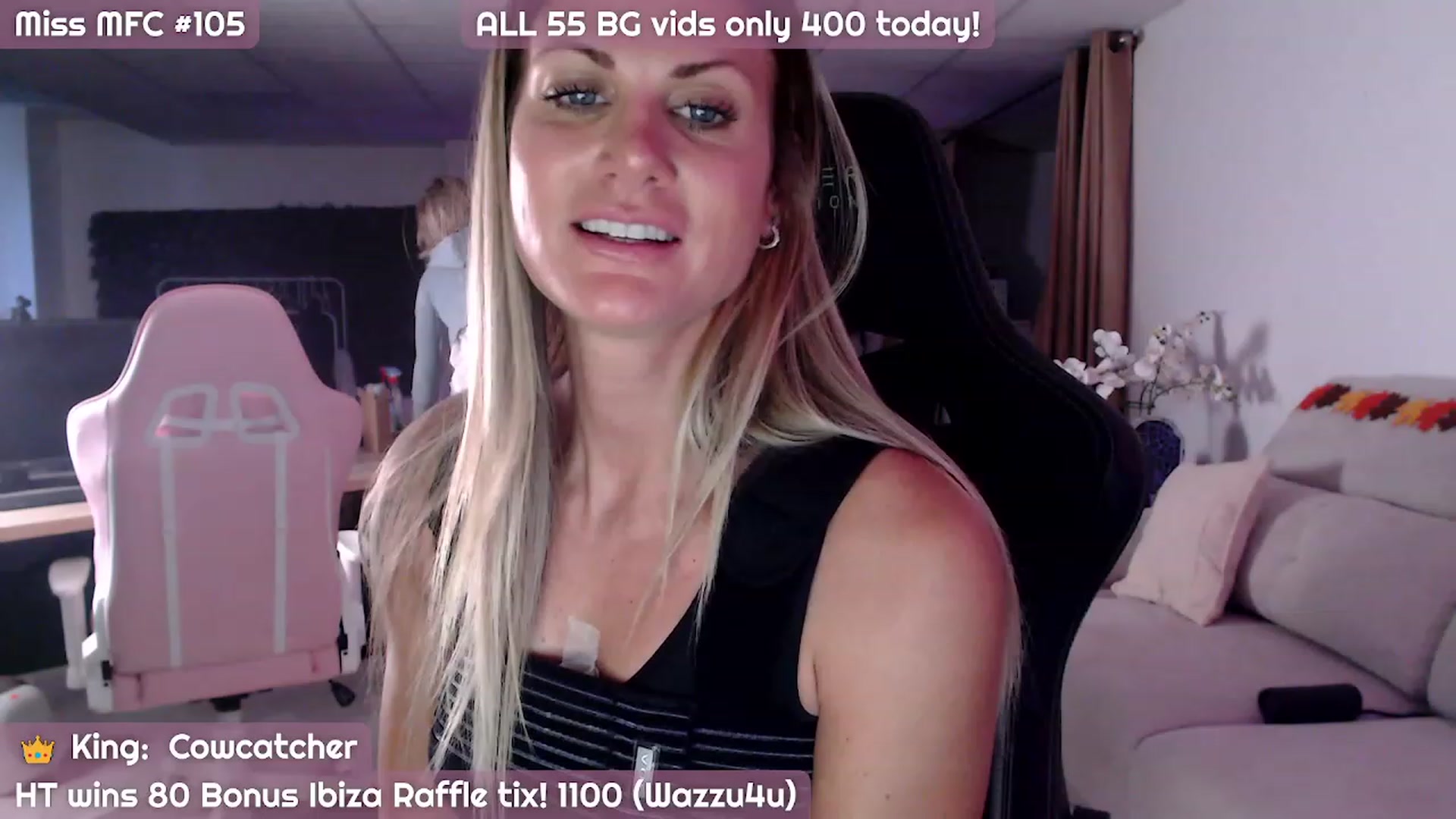 Gallery image thumbnail from JennyJinx's myfreecams stream on, 10/31/2023, 07:07 image 15 of 20