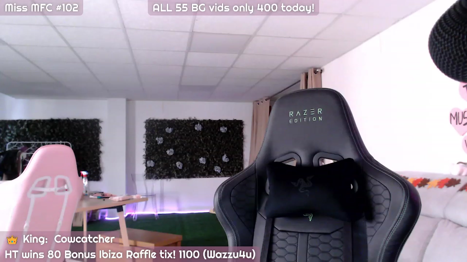 Gallery image thumbnail from JennyJinx's myfreecams stream on, 10/31/2023, 09:48 image 12 of 20