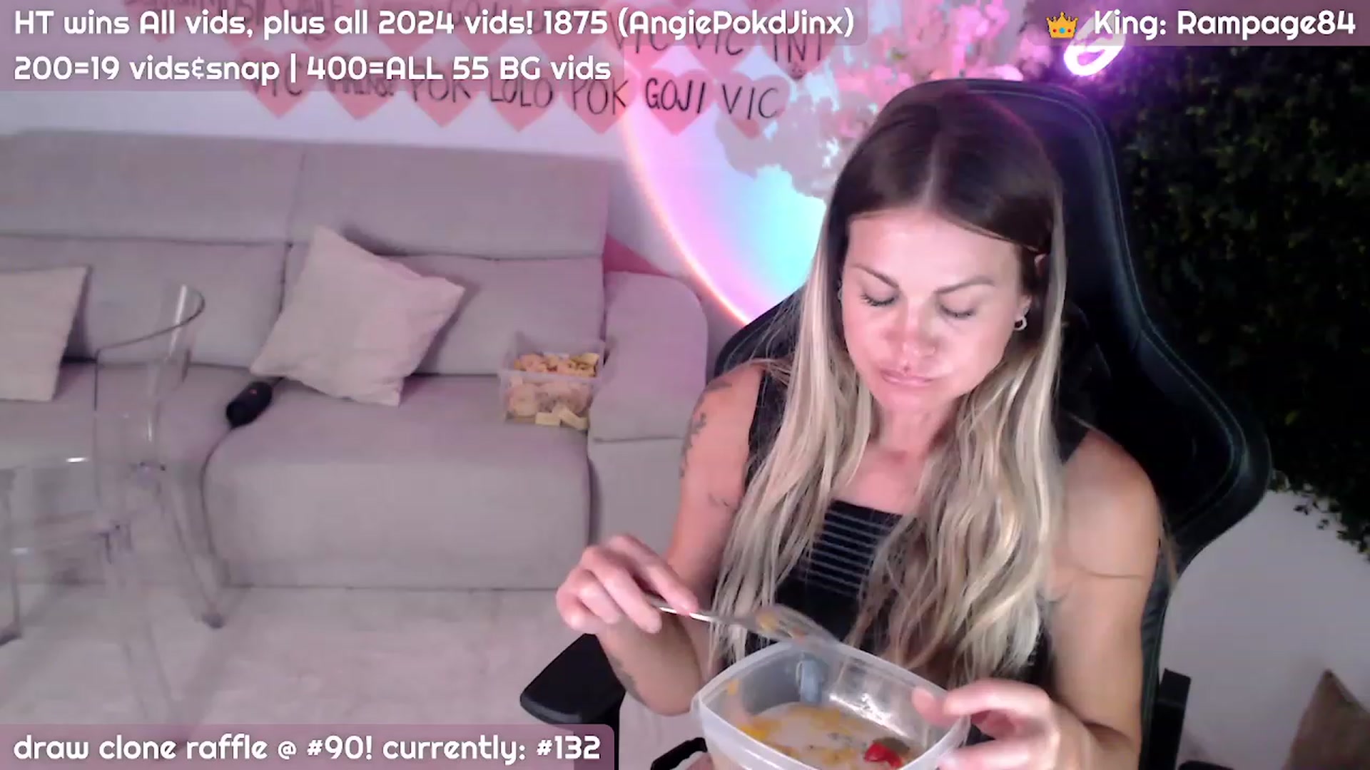 Gallery image thumbnail from JennyJinx's myfreecams stream on, 11/07/2023, 07:36 image 2 of 20