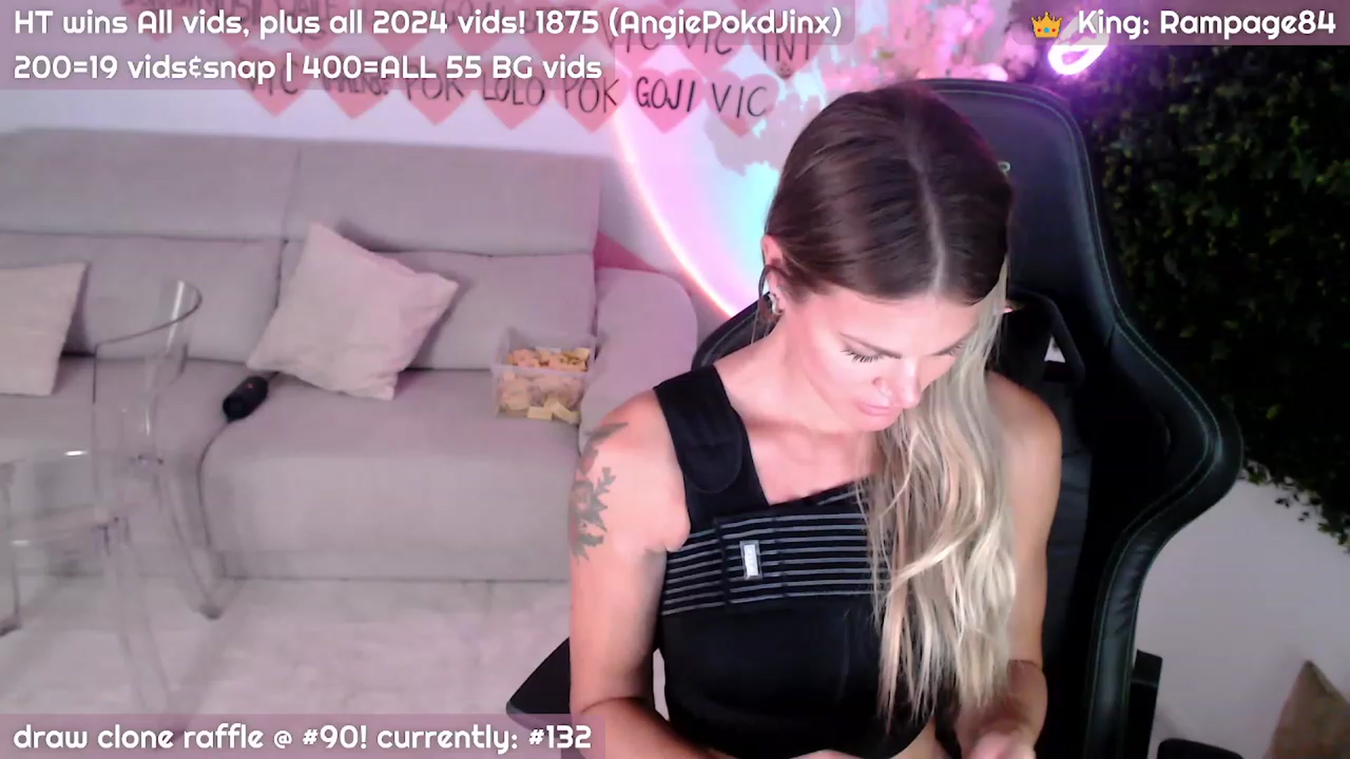 Gallery image thumbnail from JennyJinx's myfreecams stream on, 11/07/2023, 07:36 image 15 of 20