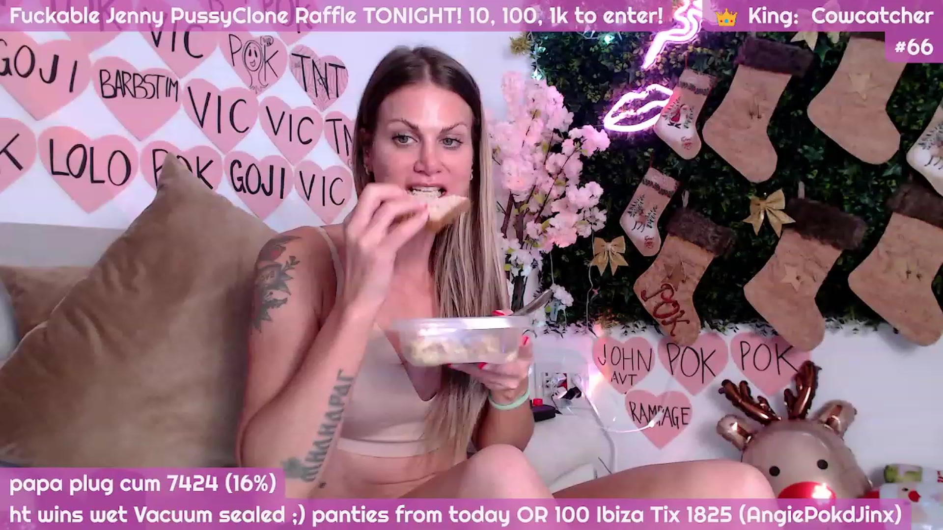 Gallery image thumbnail from JennyJinx's myfreecams stream on, 12/01/2023, 10:17 image 6 of 20