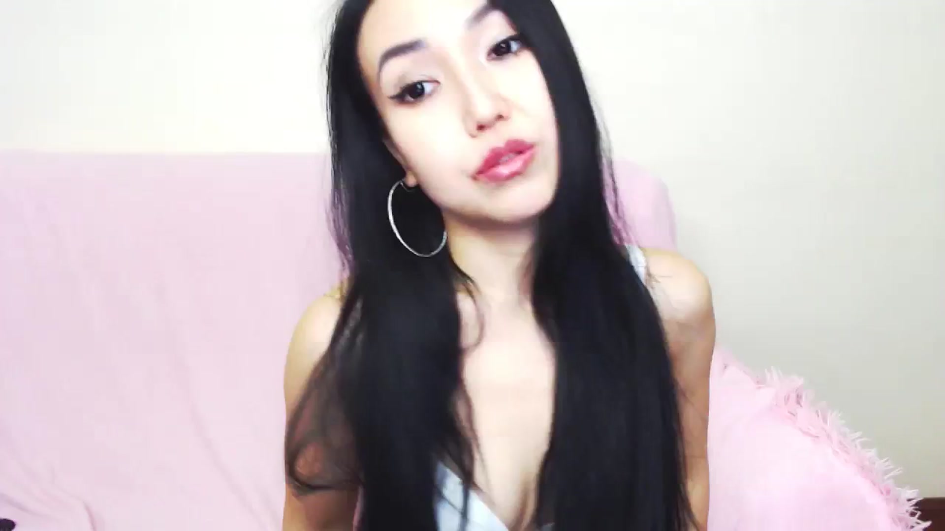 Gallery image thumbnail from JennyLeee's myfreecams stream on, 12/26/2023, 08:18 image 1 of 20