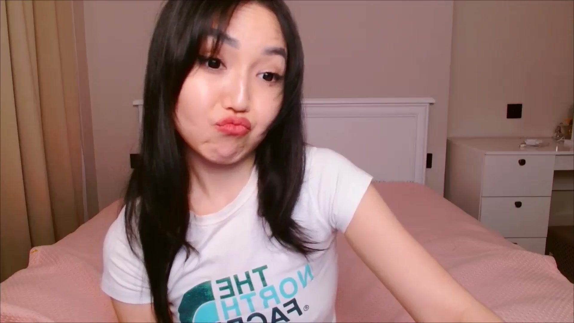 Gallery image thumbnail from JennyLeee's myfreecams stream on, 06/01/2024, 09:39 image 18 of 20