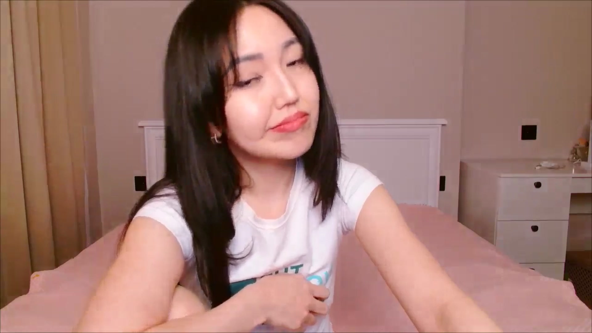 Gallery image thumbnail from JennyLeee's myfreecams stream on, 06/01/2024, 09:39 image 16 of 20