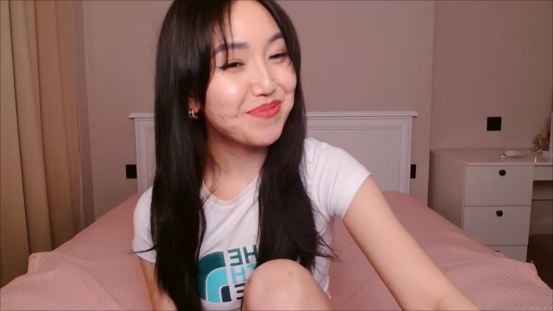 Gallery image thumbnail from JennyLeee's myfreecams stream on, 06/01/2024, 09:39 image 8 of 20