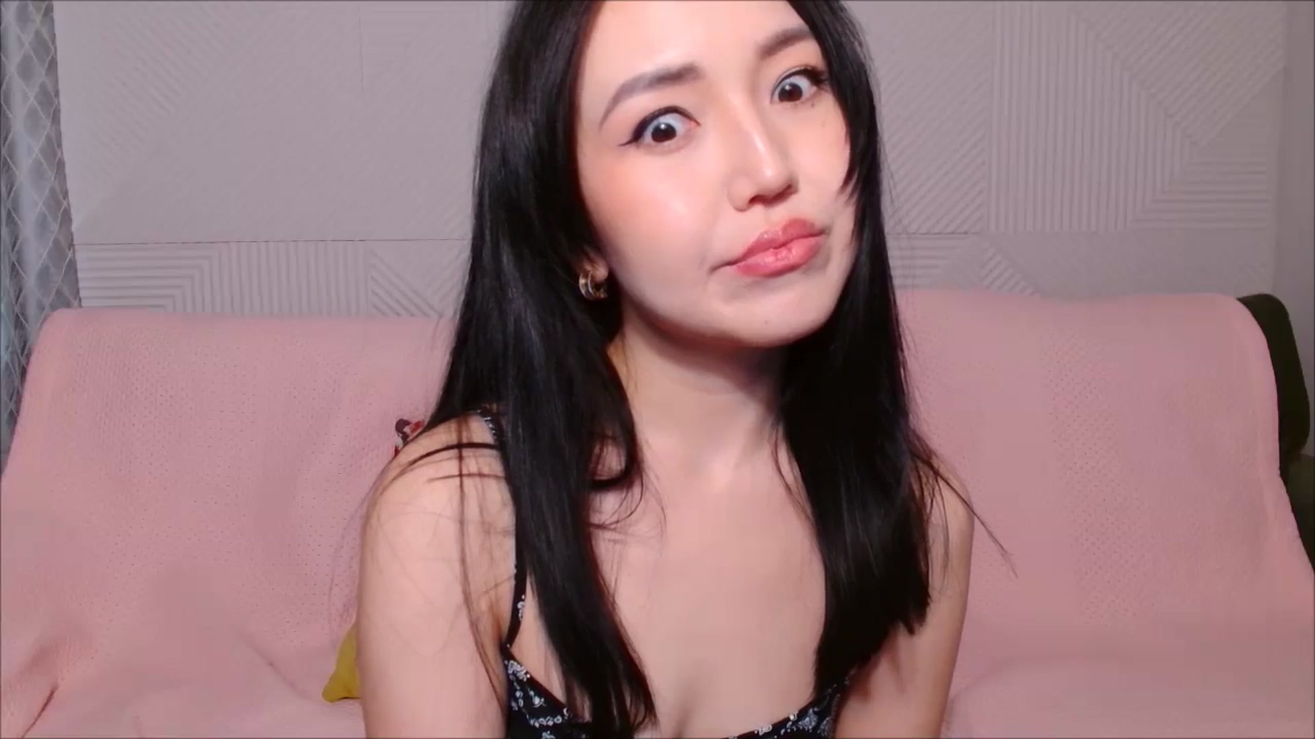 Gallery image thumbnail from JennyLeee's myfreecams stream on, 06/29/2024, 01:32 image 10 of 20