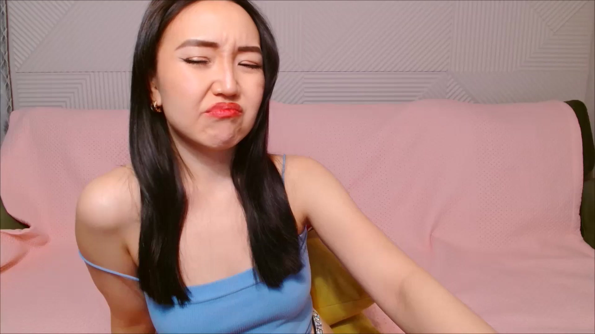 Gallery image thumbnail from JennyLeee's myfreecams stream on, 07/22/2024, 03:03 image 16 of 20