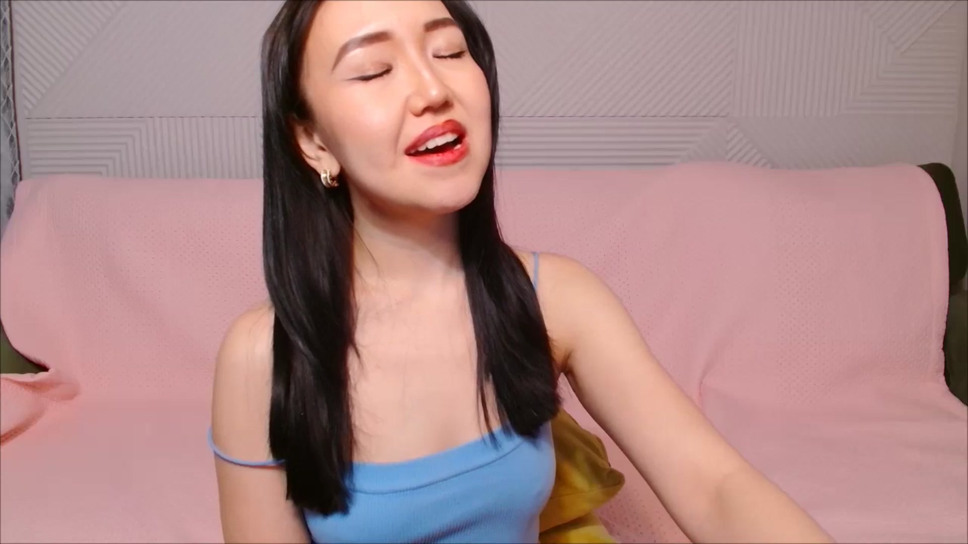 Gallery image thumbnail from JennyLeee's myfreecams stream on, 07/22/2024, 03:03 image 11 of 20