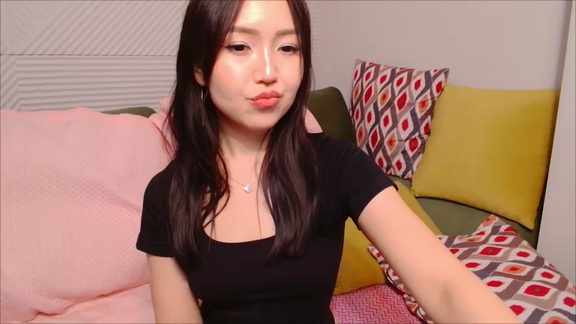 Gallery image thumbnail from JennyLeee's myfreecams stream on, 08/20/2024, 07:46 image 18 of 20