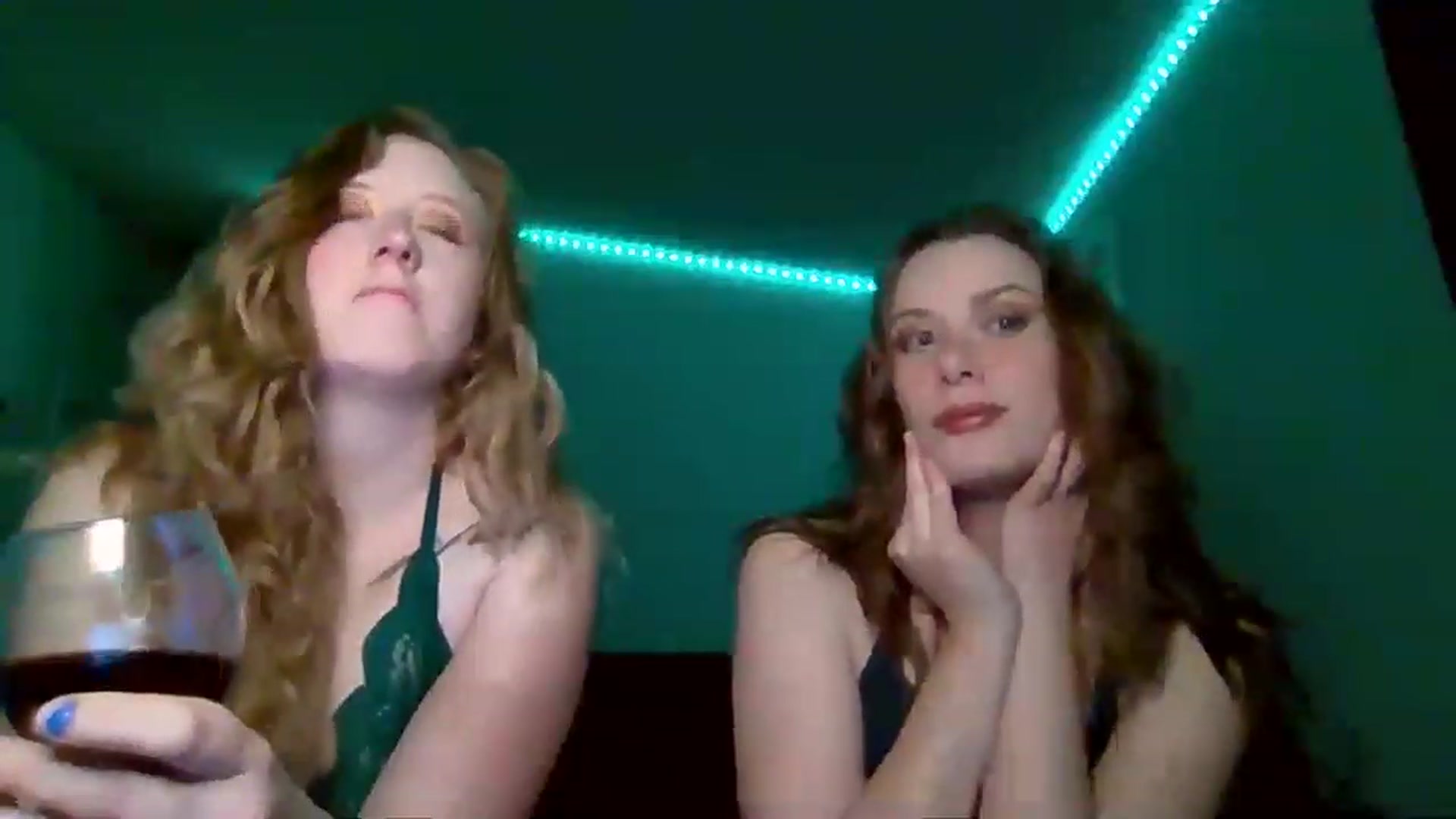 Gallery image thumbnail from JennyLights's myfreecams stream on, 12/22/2022, 02:12 image 14 of 20