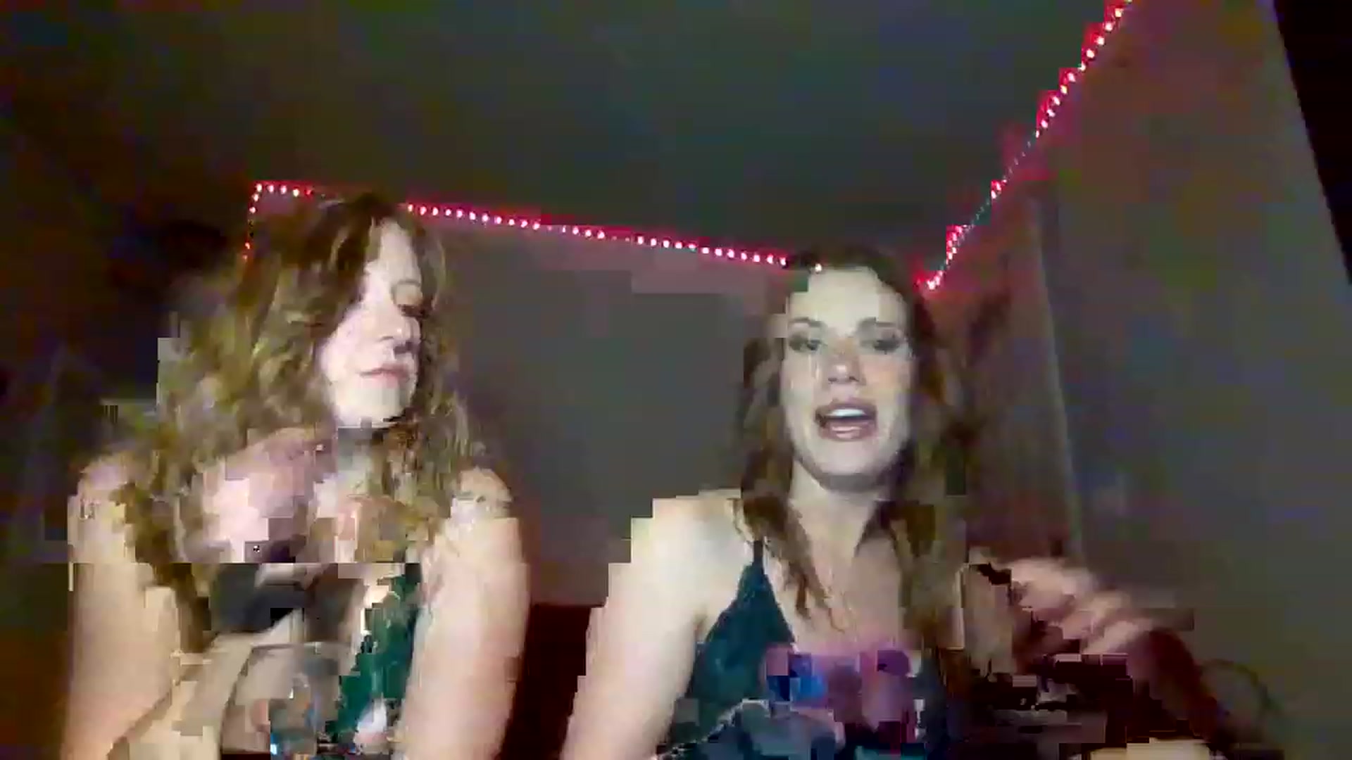 Gallery image thumbnail from JennyLights's myfreecams stream on, 12/22/2022, 02:12 image 17 of 20